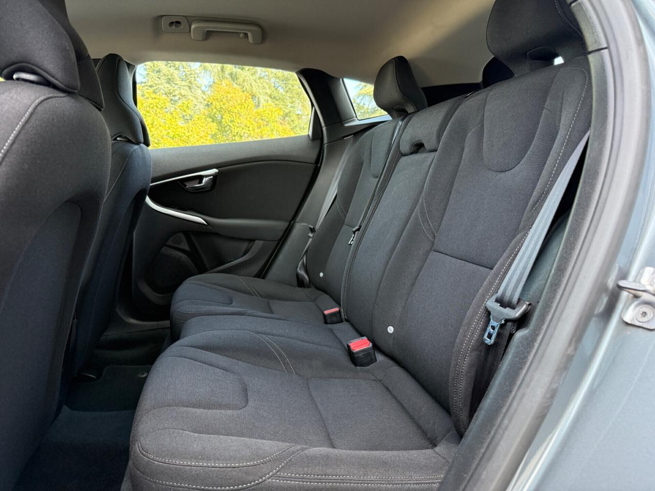 Volvo V40 - 2.0D. |UNIPRO|NAVI