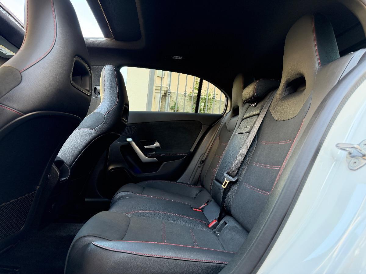 Mercedes Classe A 180d Premium AMG Night Edition 116CV