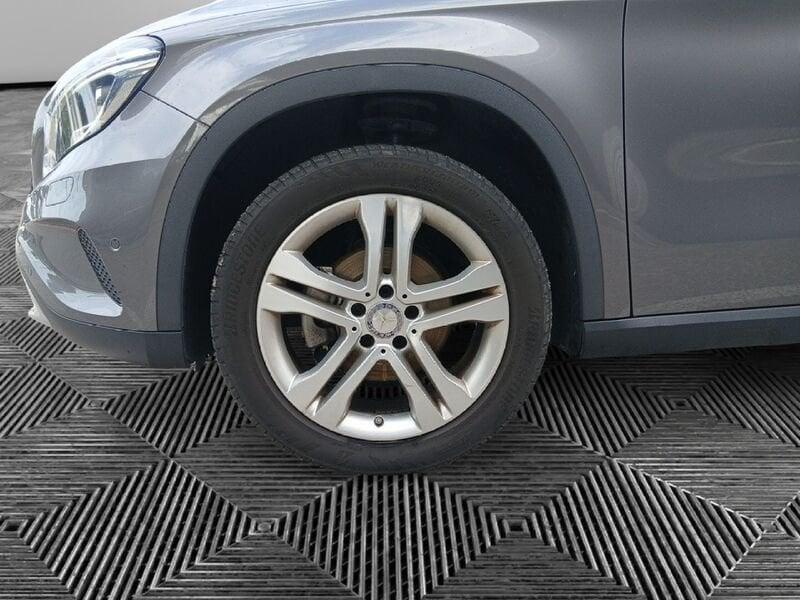 Mercedes-Benz GLA GLA 200 Premium auto