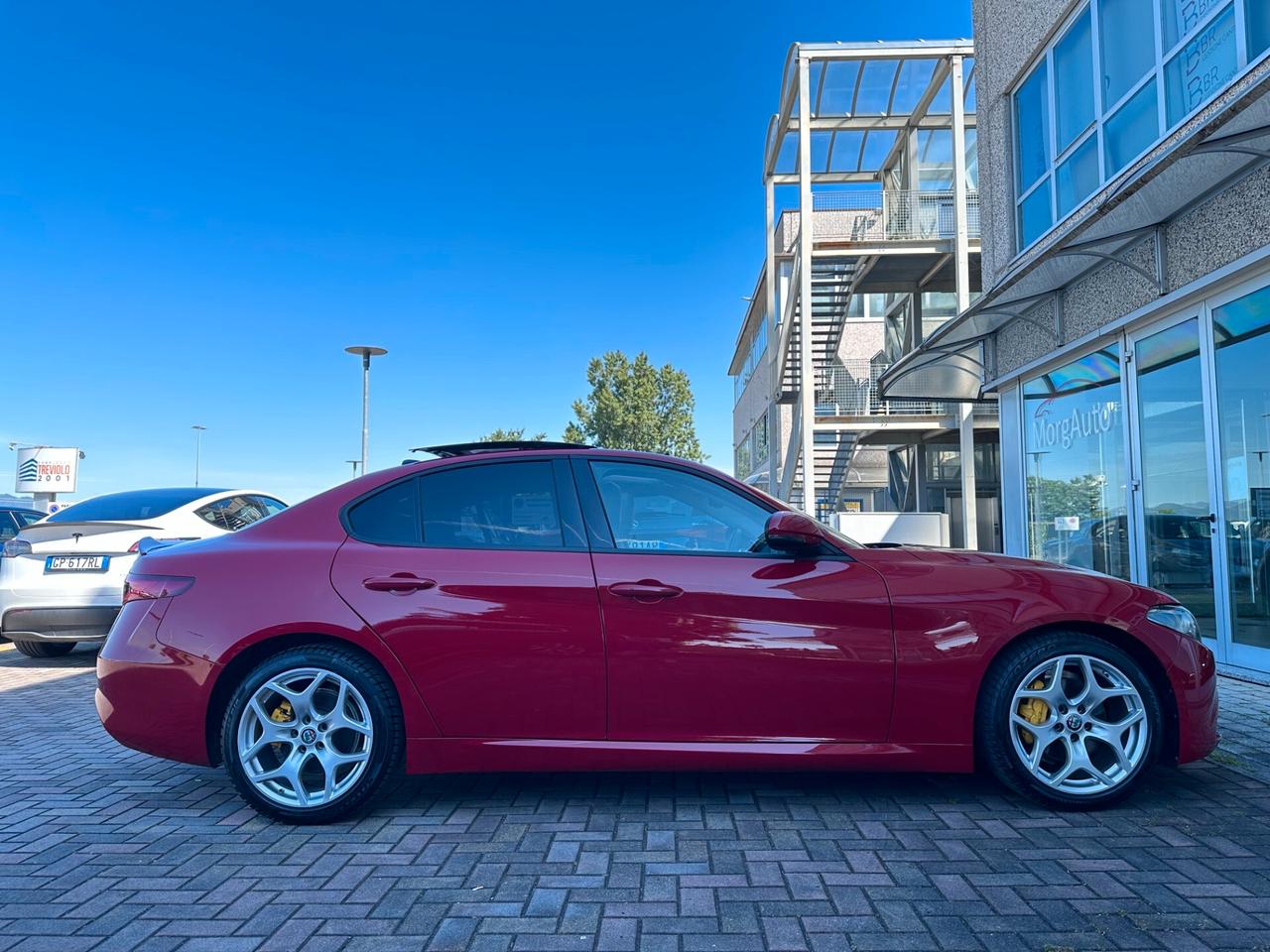 Alfa Giulia 2.2D 160CV AUTOM. EURO6D! DOPPIO TETTO! CARPLAY