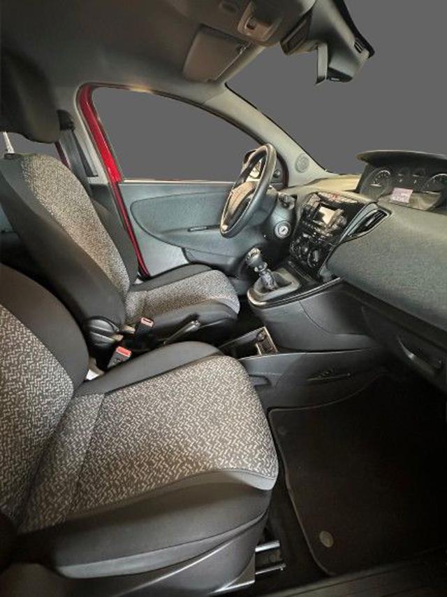 LANCIA Ypsilon 1.0 FireFly 5 porte S&S Hybrid Ecochic Silver