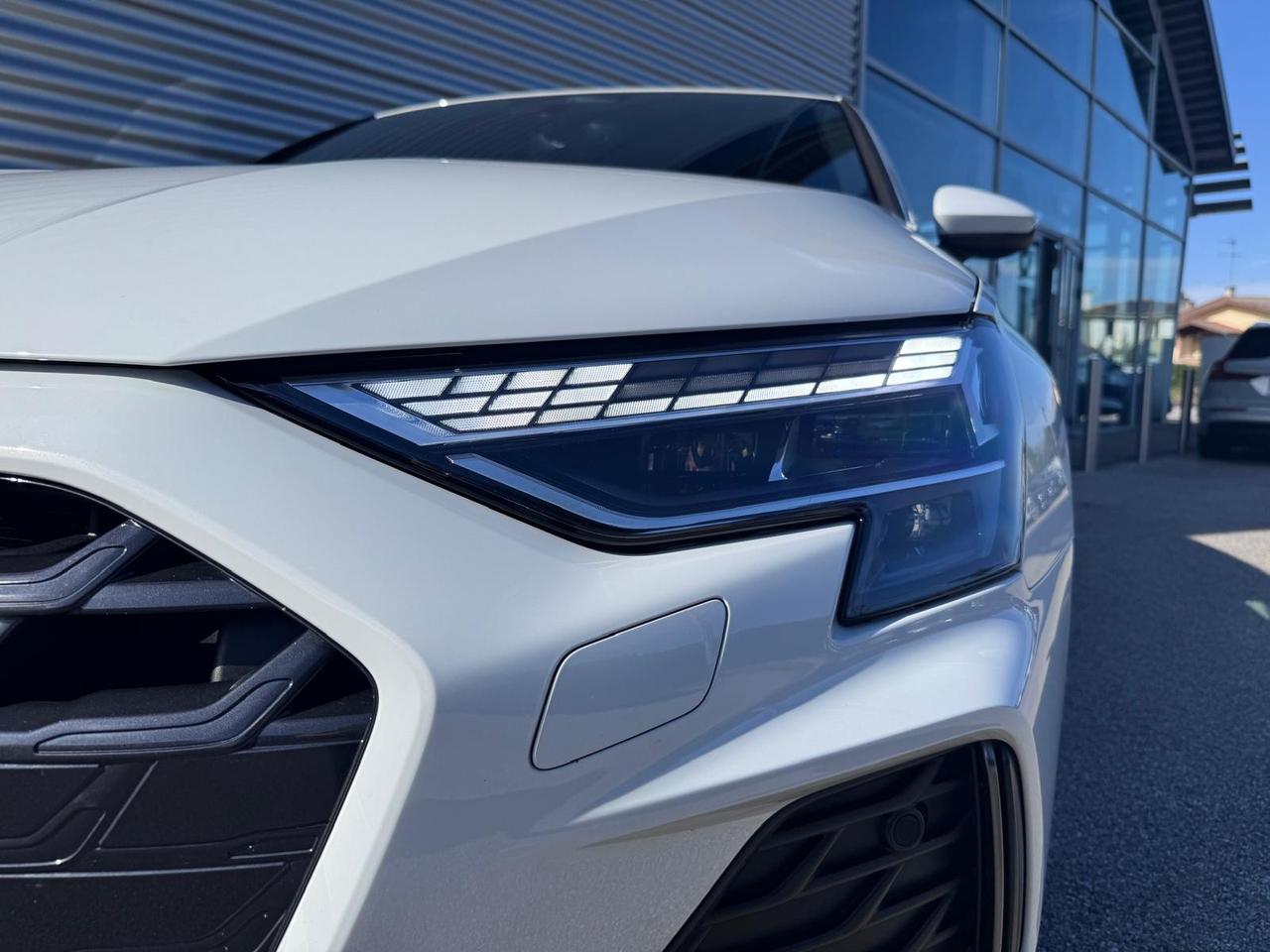 AUDI A3 SPORTBACK TFSIe S-TRONIC S-LINE EDITION