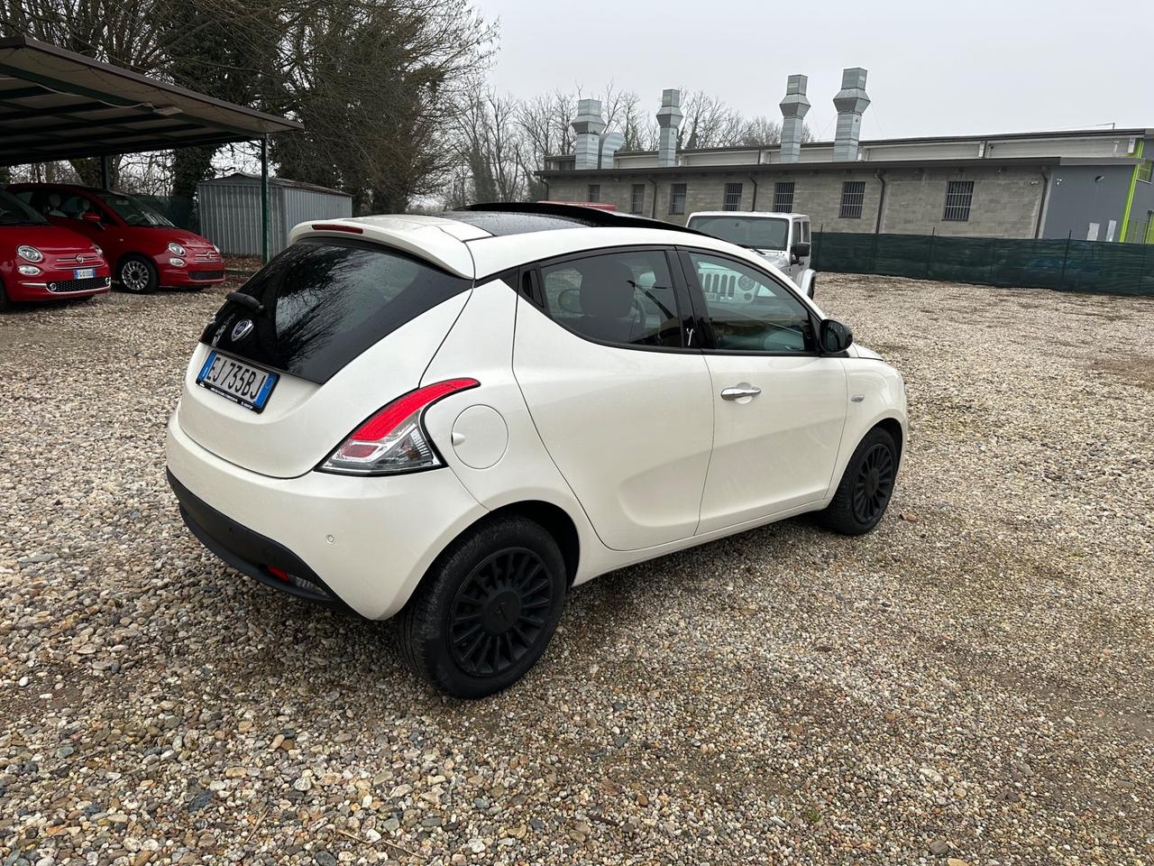 Lancia Ypsilon 1.2 69 CV 5 porte S&S Platinum