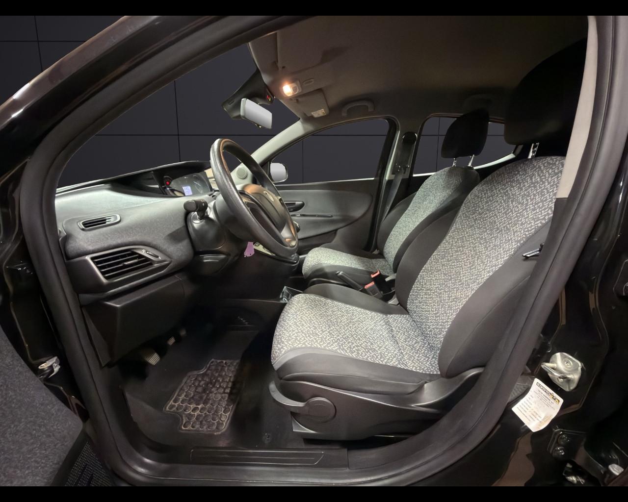 LANCIA Ypsilon 1.0 FireFly 5 porte S&S Hybrid Silver