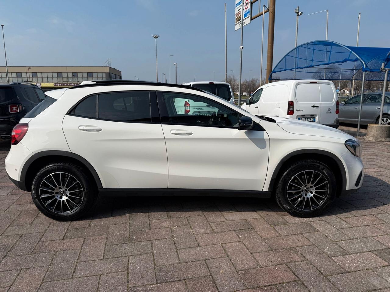 Mercedes-benz GLA 180 - Benzina - 129.000km