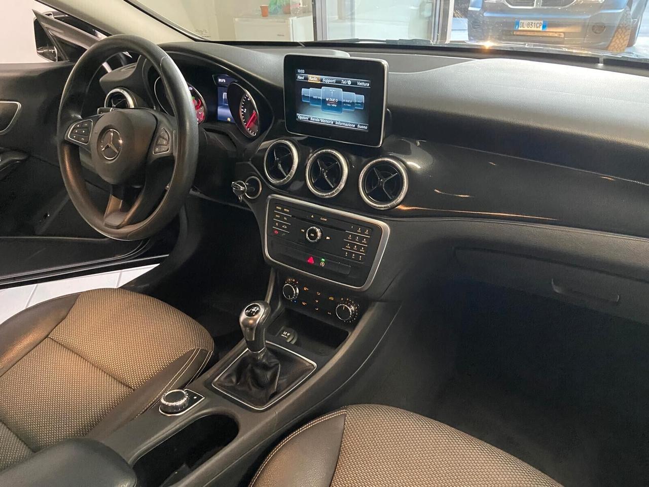 Mercedes-benz CLA 180 Premium Night Edition Pack