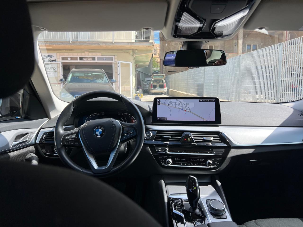 Bmw 530 530d Luxury 3.0 V6 berlina