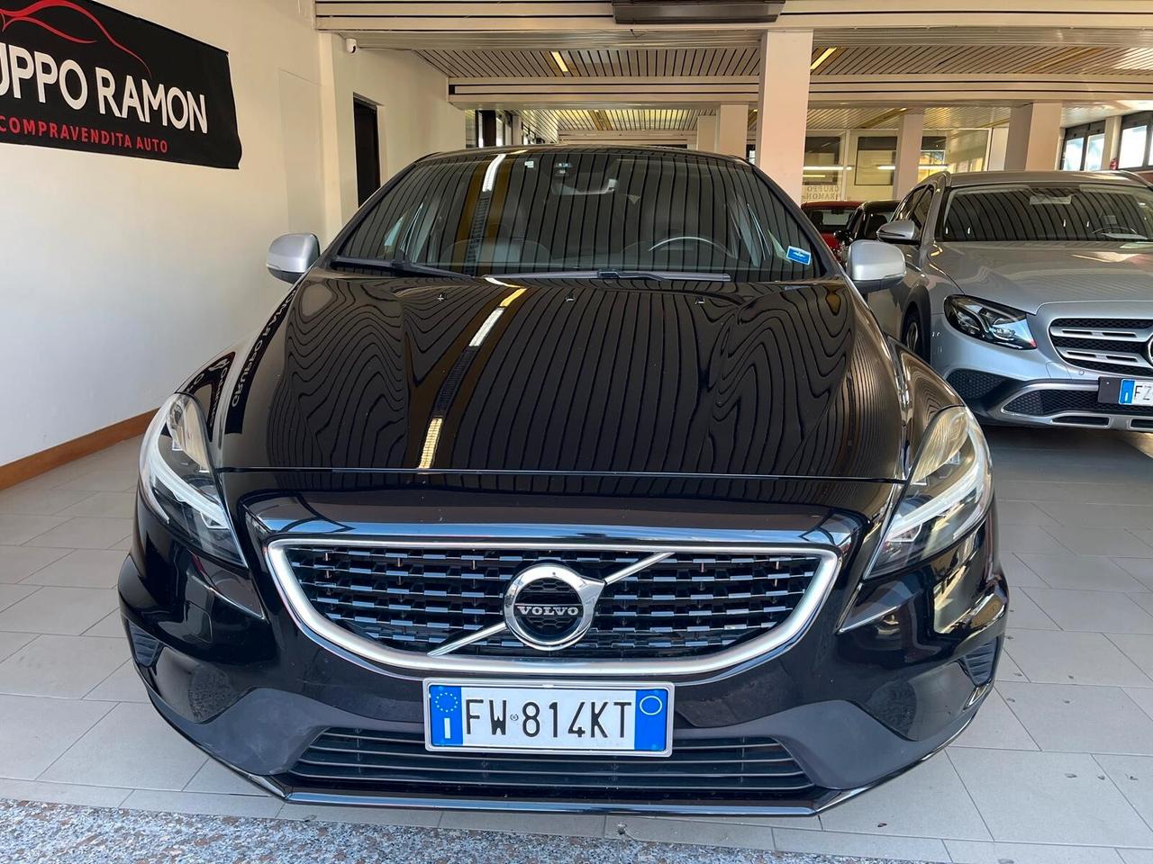 Volvo V40 D2 R-design