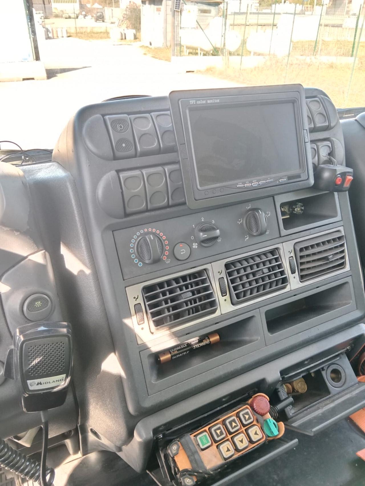 IVECO EUROCARGO 75E17 CARROATTREZZI SCARRABILE RADIOCOMANDATO