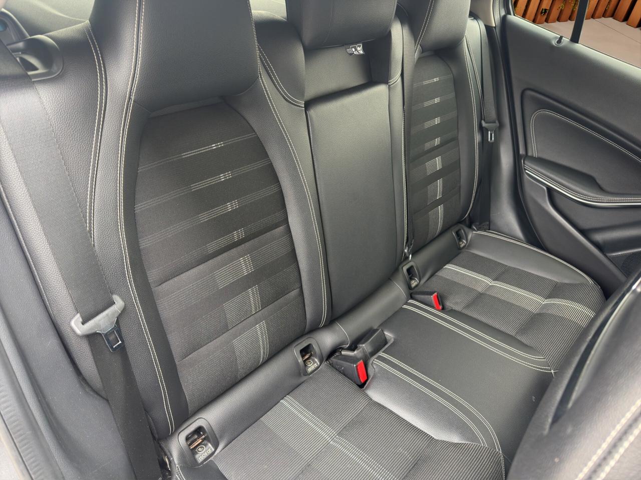 Mercedes-benz GLA 200 d Premium