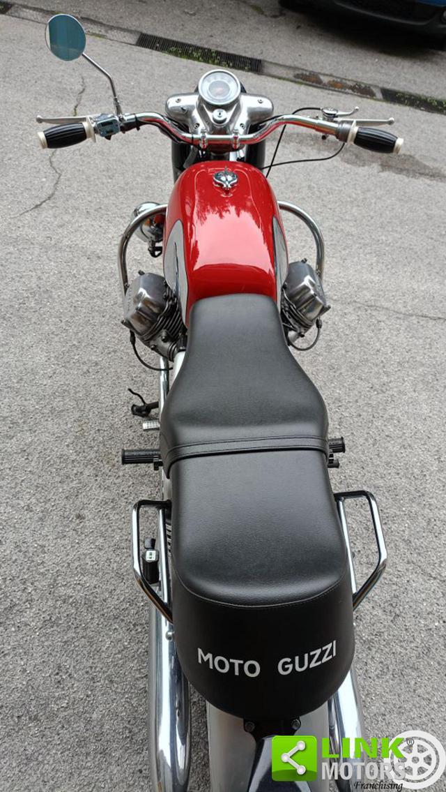 MOTO GUZZI V7 700 prima serie