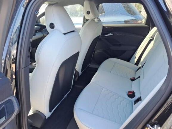 Audi A6 e-tron Avant Performance 367CV S-LINE MATRIX 360° 21"