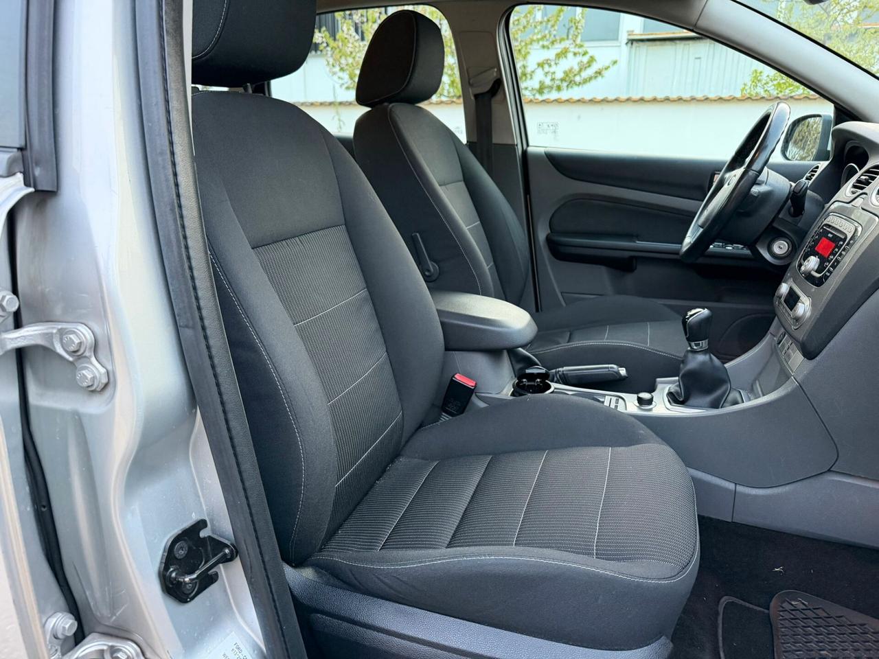 FORD FOCUS 2.0 TITANIUM BENZINA GPL 2030