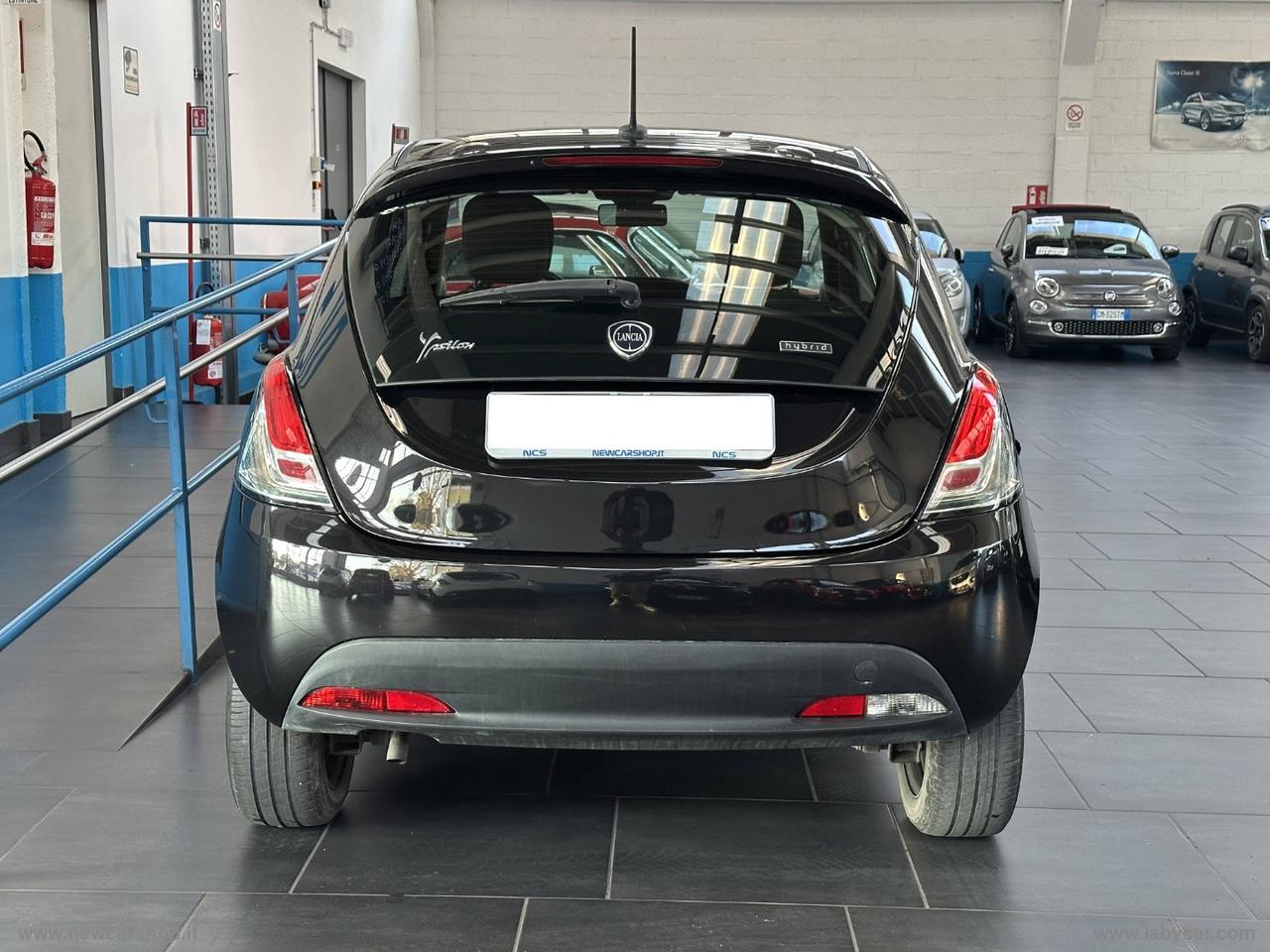 LANCIA Ypsilon 1.0 FireFly 5p.S&S Hyb. Eco Silv. NEOPATENTATI