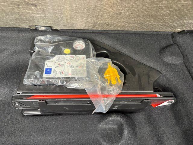 MERCEDES-BENZ B 220 4Matic 4X4 AUTOMATICA ERUO 6B BENZINA POCHI KM