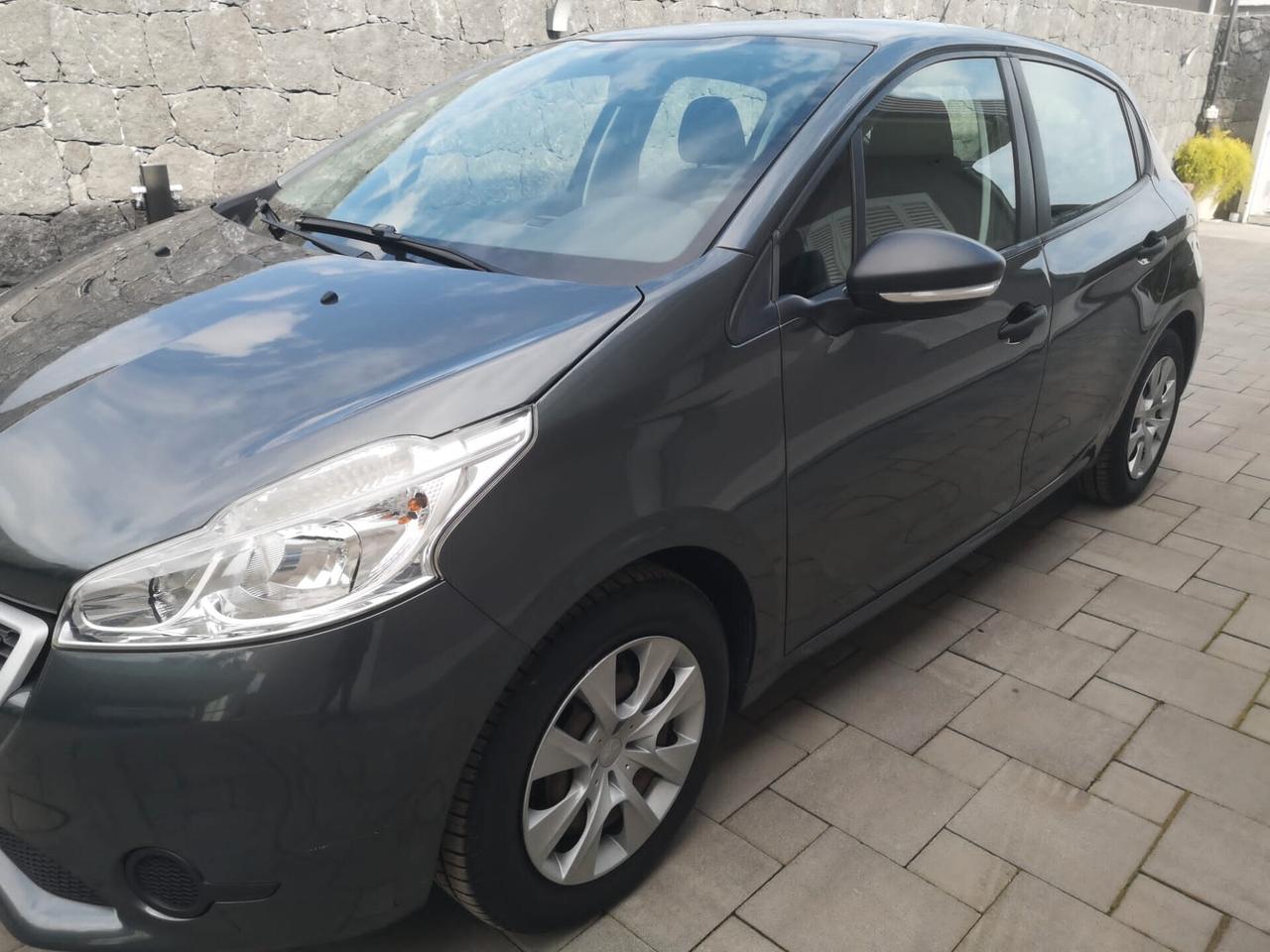 Peugeot 208 1.0 benzina 5 porte neopatentati