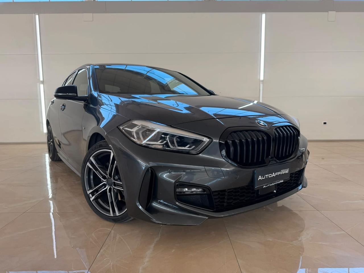 Bmw 118 118d 5p. Msport