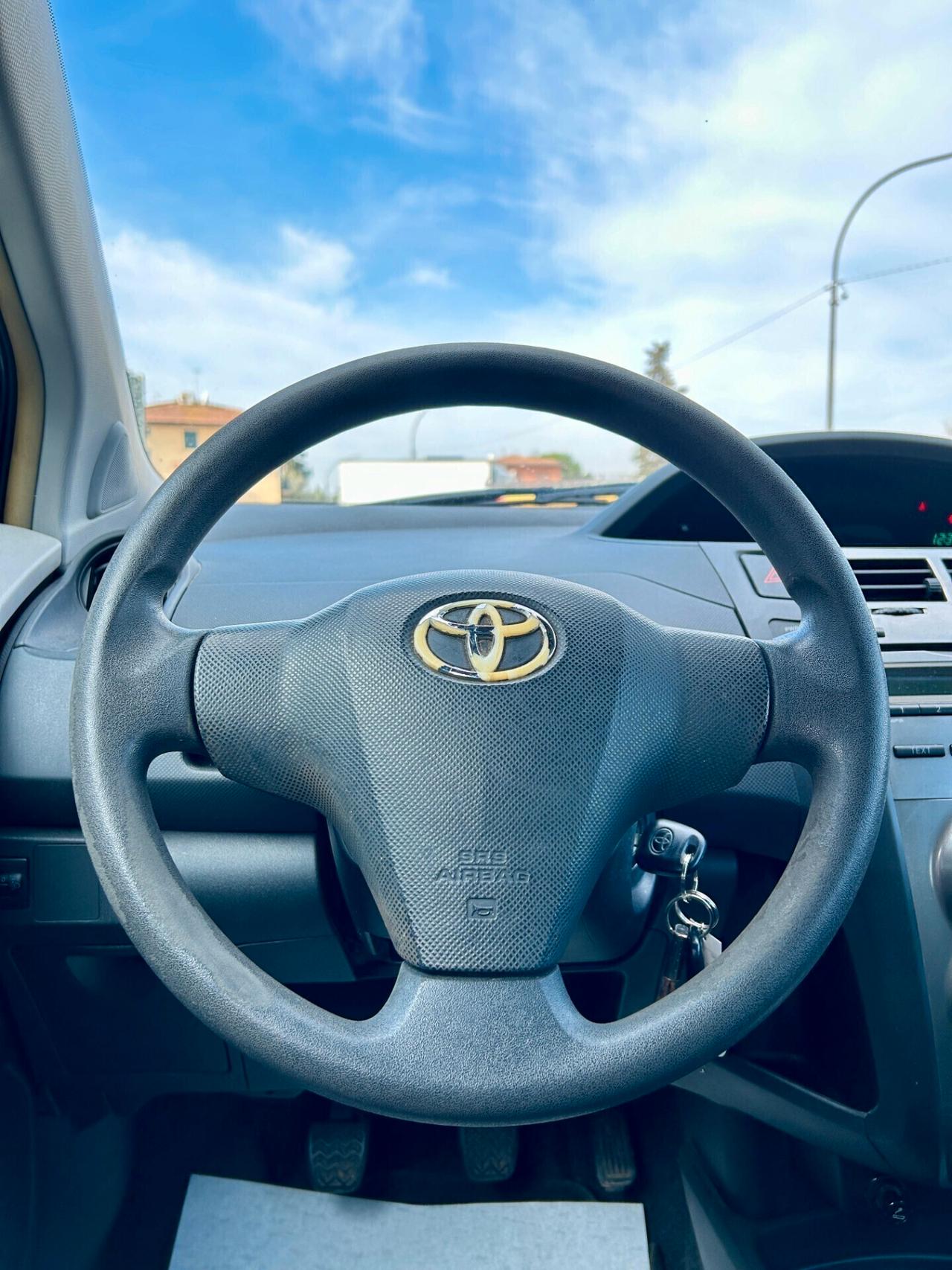 Toyota Yaris 1.0 5 porte Sol - OK NEOPATENTATO