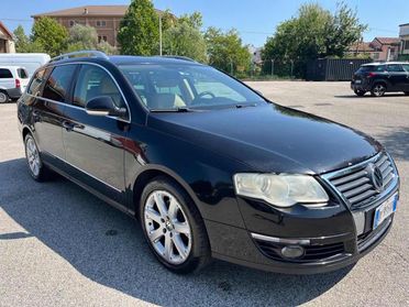 VOLKSWAGEN Passat 2.0 16V TDI DSG Highline Pronta per Consegna