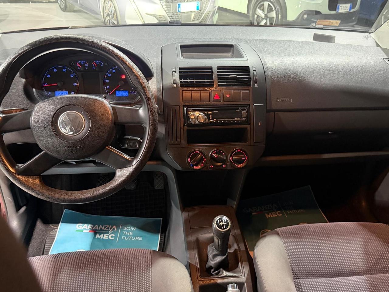 Volkswagen Polo Benzina Neopatentati 5 Posti