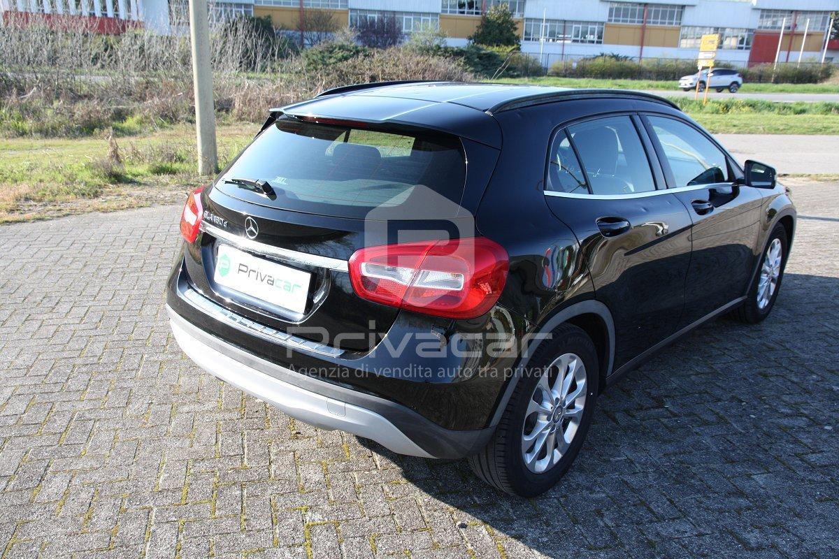 MERCEDES GLA 180 d Business