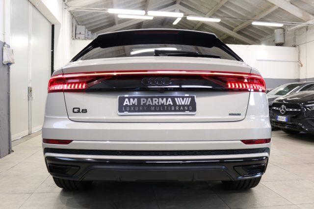AUDI Q8 55 TFSI quattro tiptronic Sport