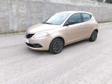 Lancia Ypsilon 1.0 FireFly 5 porte S&S Hybrid Ecochic Gold