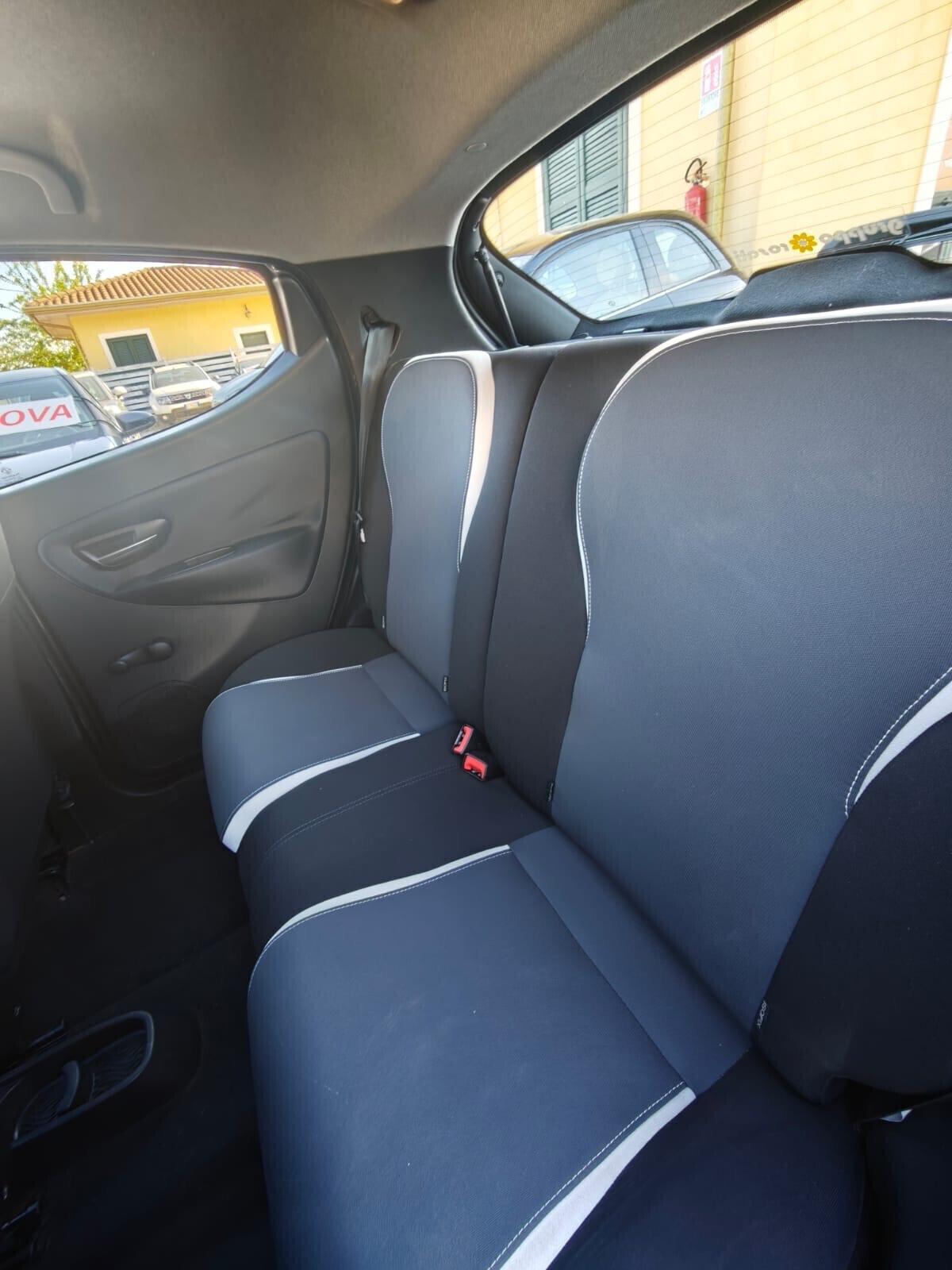 Lancia Ypsilon 1.2 69 CV 5 porte Gold garantita