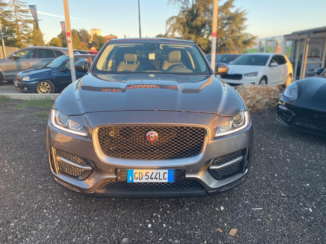 Jaguar F-Pace 2.0 D 180 CV AWD aut. R
