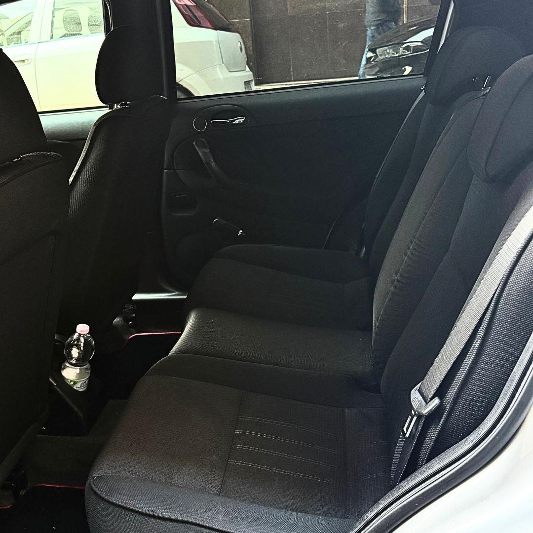 Alfa Romeo 147 **128.00km!!**