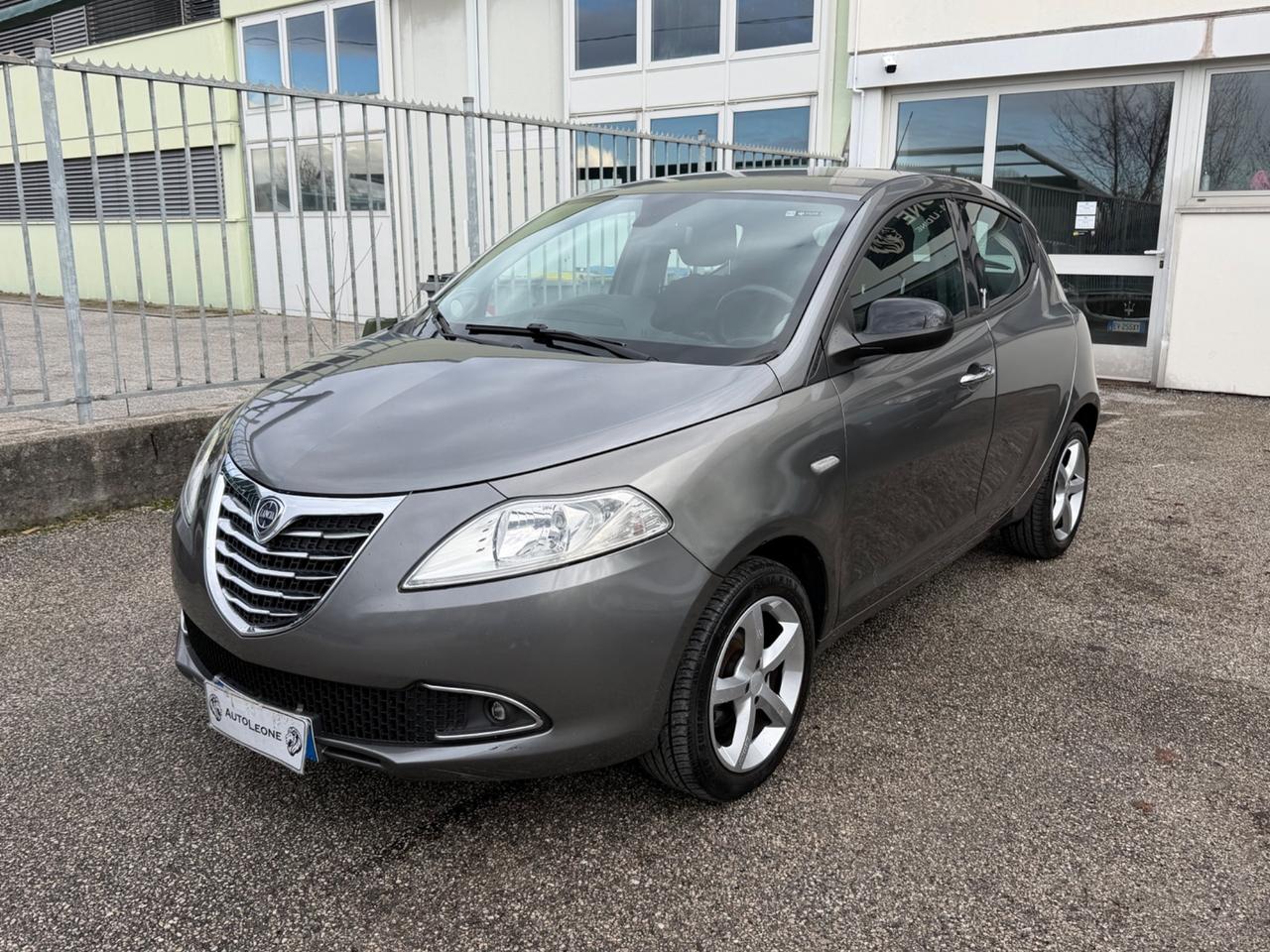 Lancia Ypsilon 1.2 69 CV 5 porte Platinum