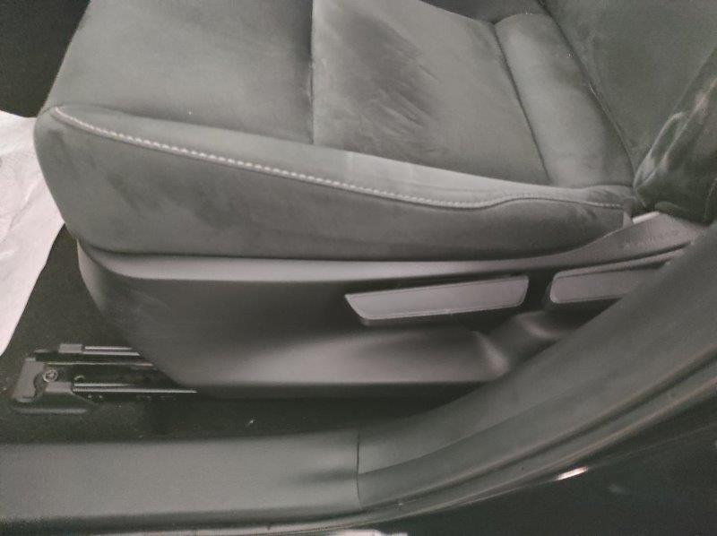 LEXUS UX - UX Hybrid Business