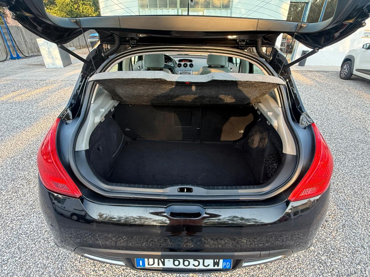 Peugeot 308 1.6 HDi 110CV 5p. Premium (5 Marce)
