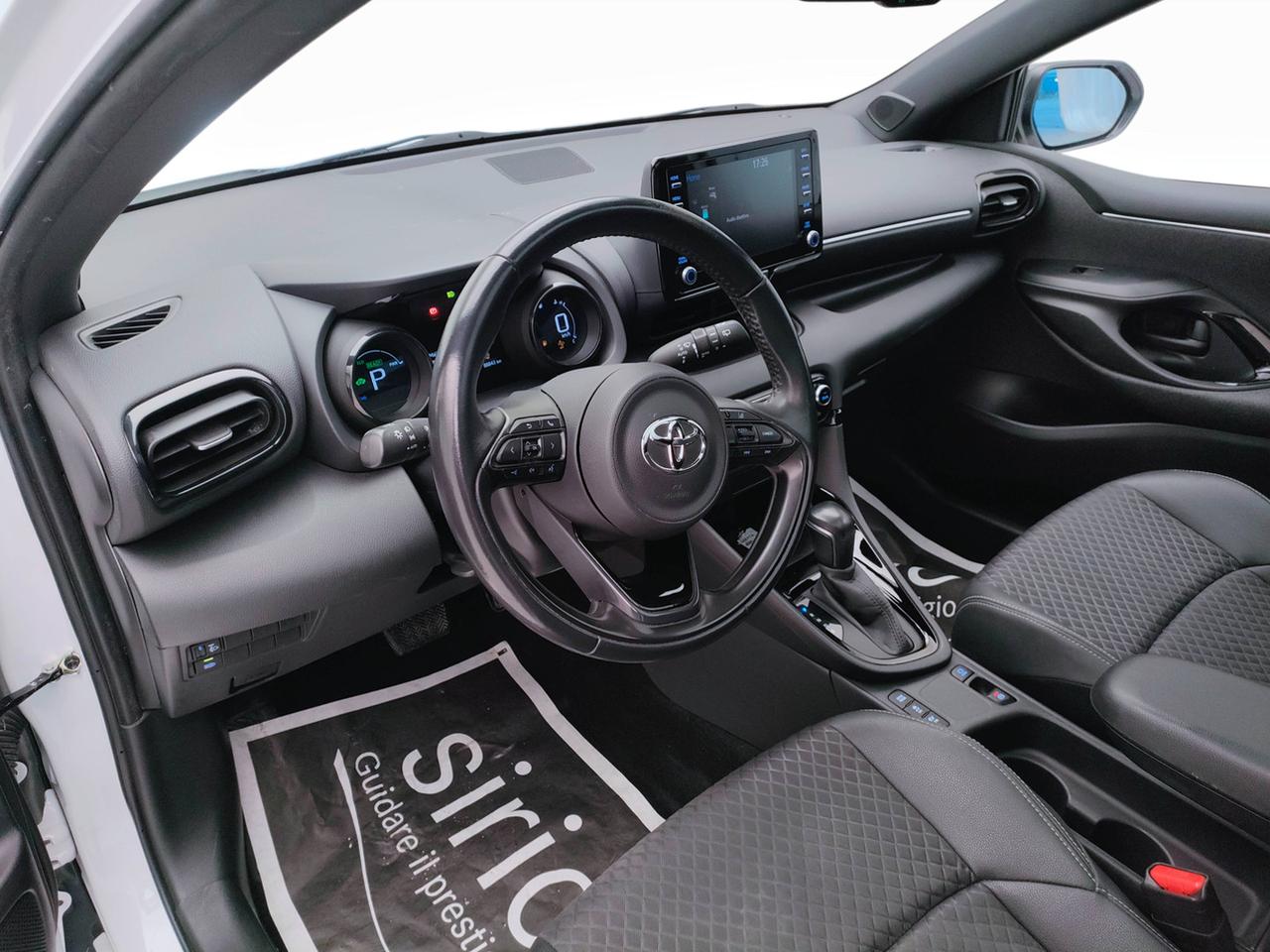 TOYOTA Yaris IV 2020 - Yaris 1.5h Lounge