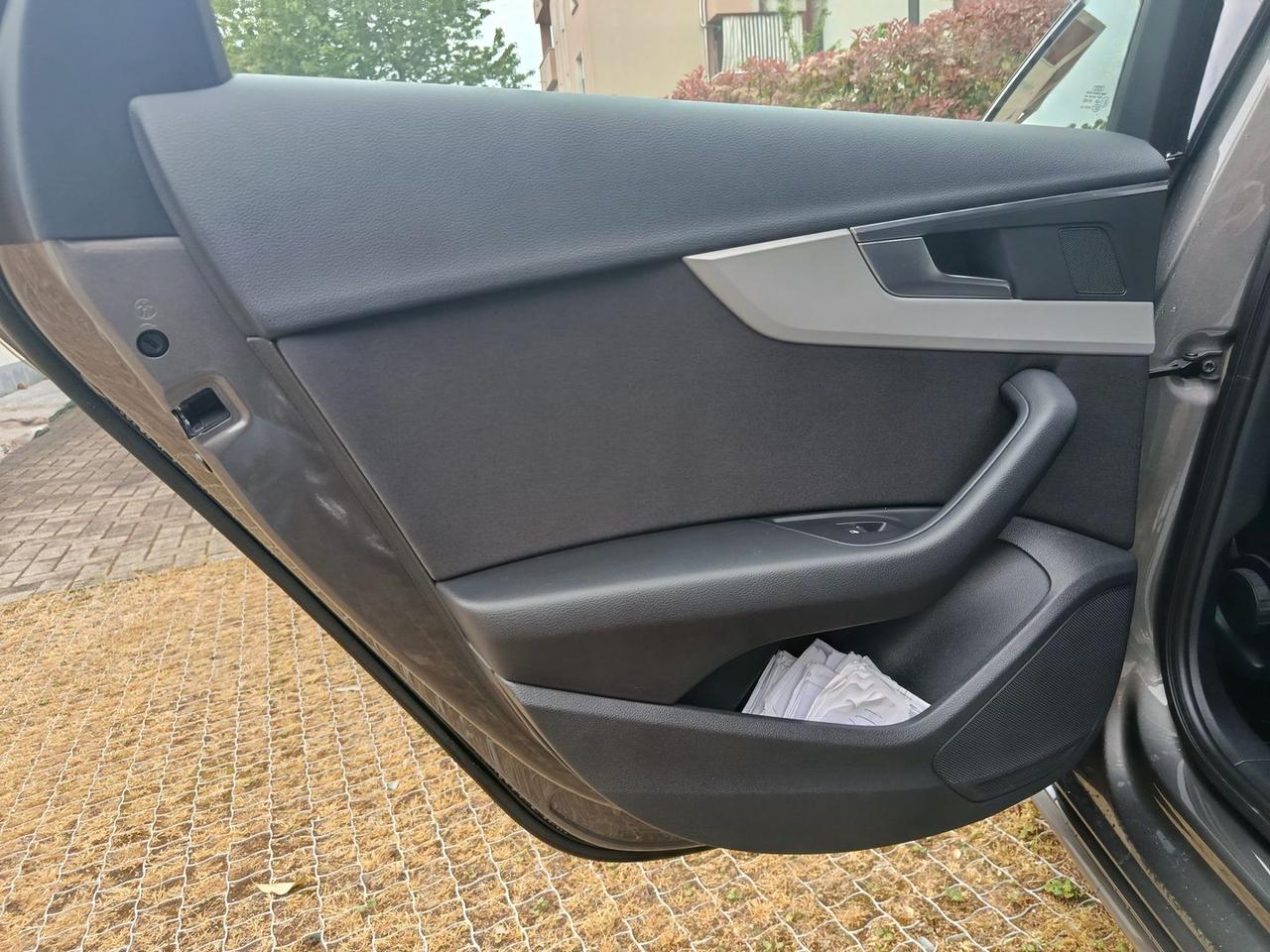 Audi A4 Business Advanced 2.0 35 TDI MHEV #10442