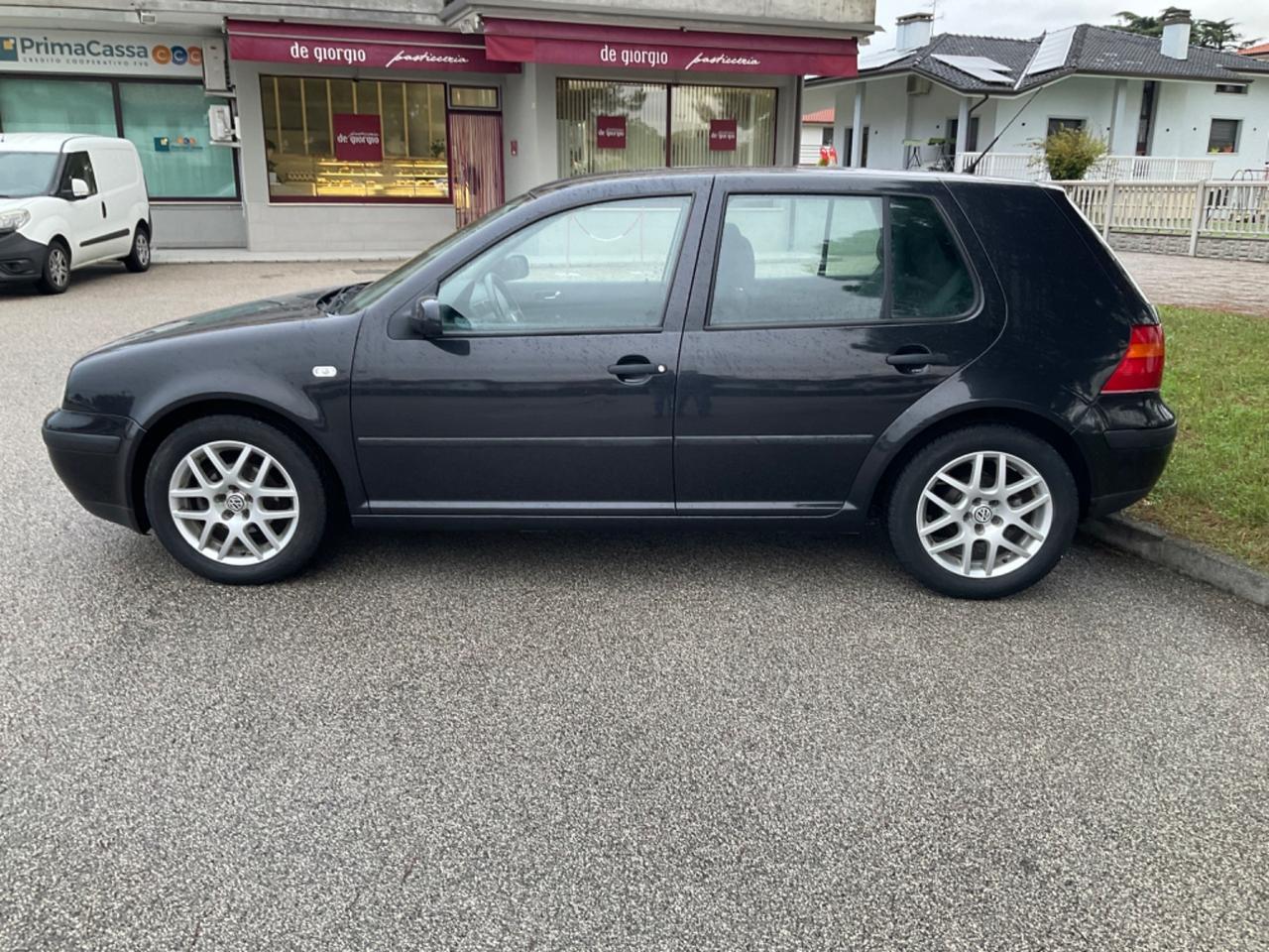 Volkswagen Golf 1.6 cat 5 porte