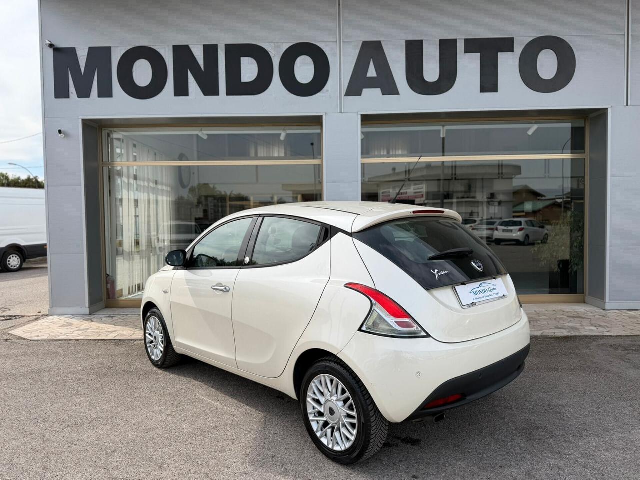 Lancia Ypsilon 1.2 69 CV 5p. GPL Ecochic Gold 2013 NEOPATENTATI