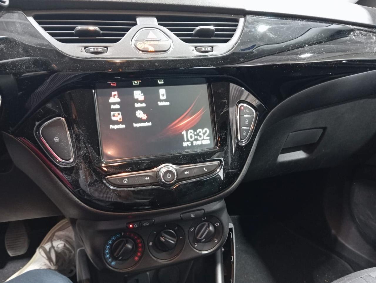 Opel Corsa 1.4 90CV GPL Tech 5 porte Black Edition