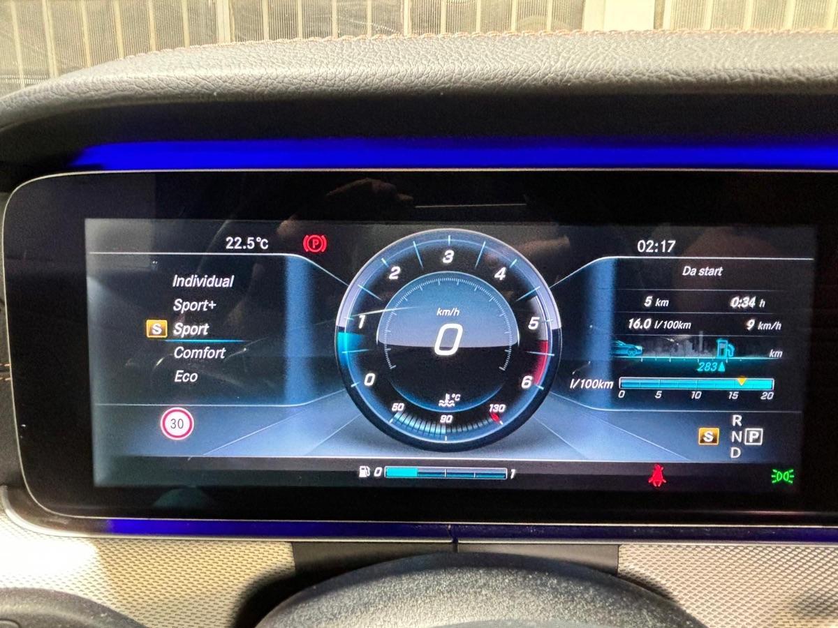 MERCEDES - Classe E Station Wagon - E 220d S.W. Auto Premium Amg