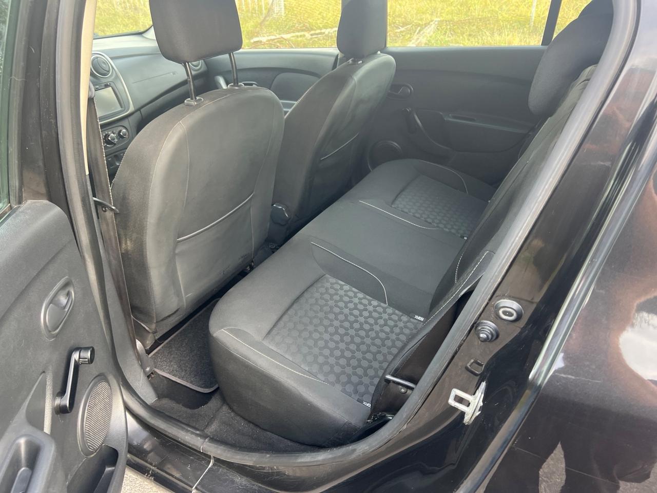 Dacia Sandero 1.2 16V GPL 75CV