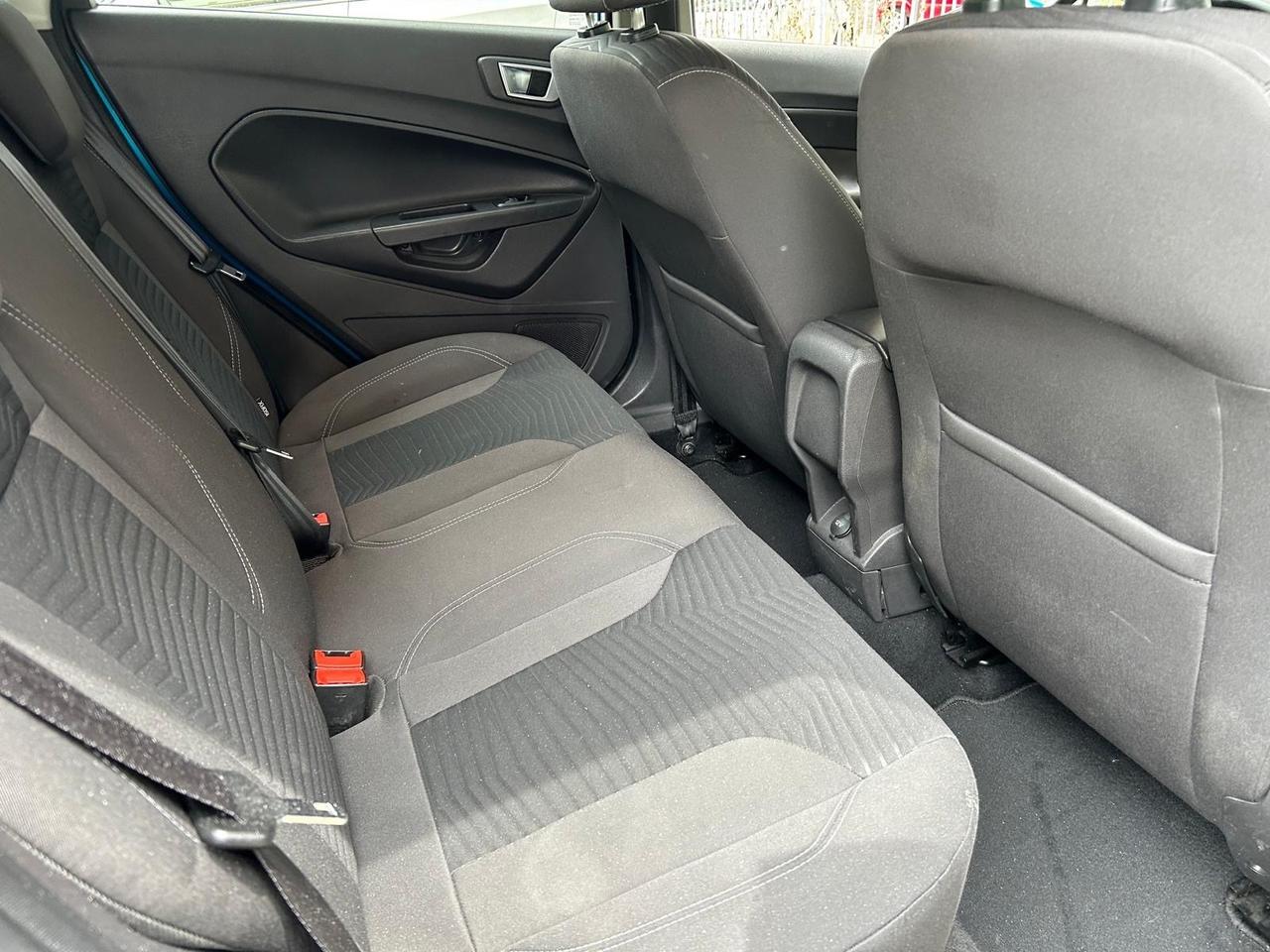 Ford Fiesta 1.5 TDCi 75CV 5 porte Titanium