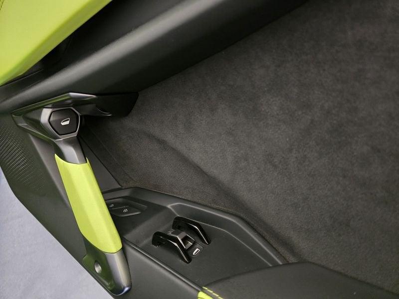 Lamborghini Revuelto Revuelto 6.5 V12