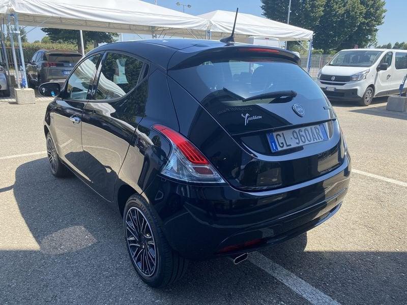 Lancia Ypsilon 1.0 FireFly 5 porte S&S Hybryd Gold