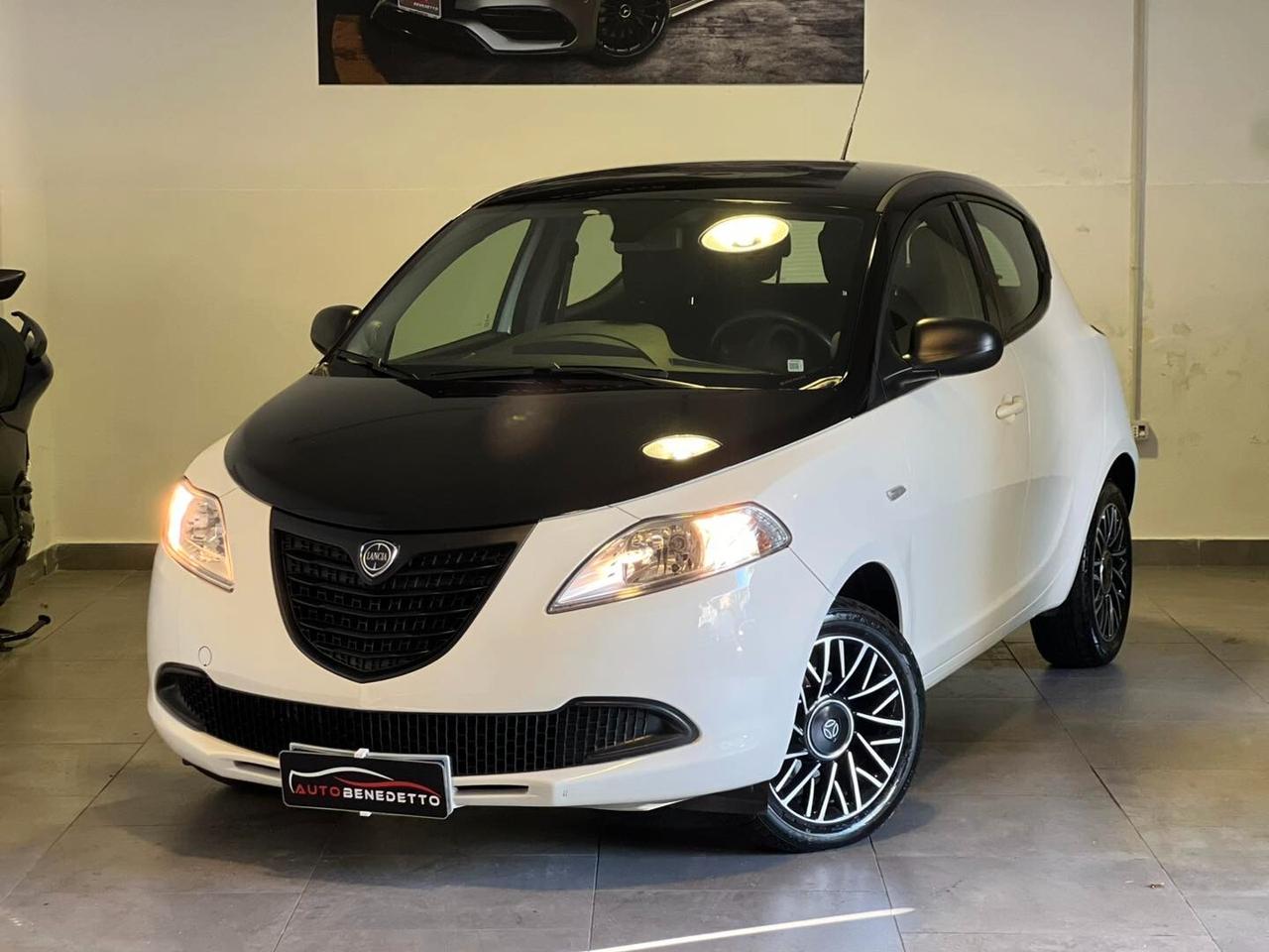 LANCIA YPSILON 1.2 S MOMODESIGN 2015