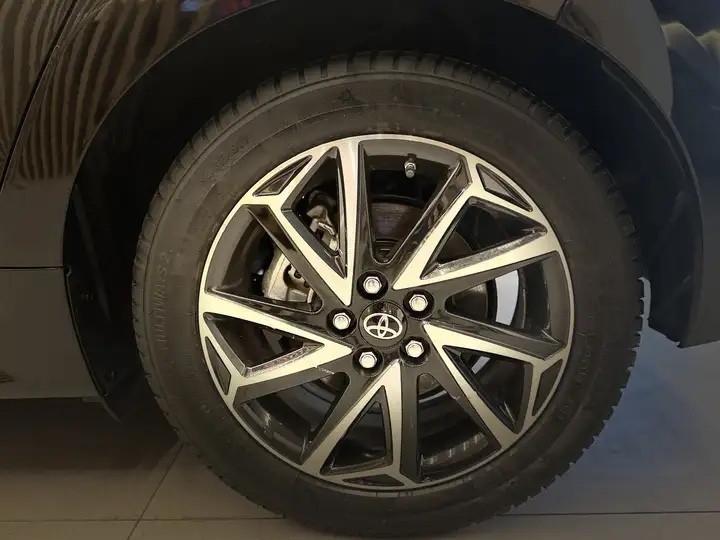 Toyota Yaris Yaris IV 2022 1.5h Active led navi cambio automatico