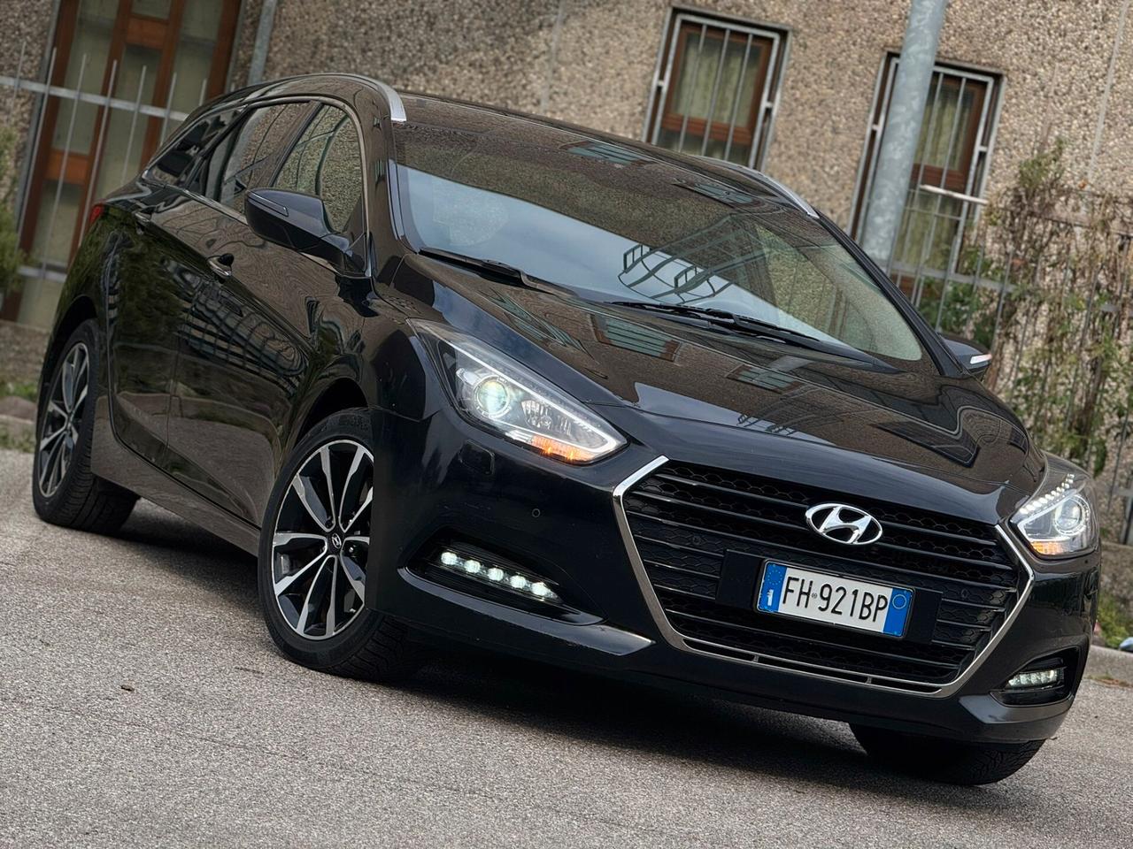 Hyundai i40 La macchina è perfetta di tutto..CELL 320 147 1147 WUATSAPP