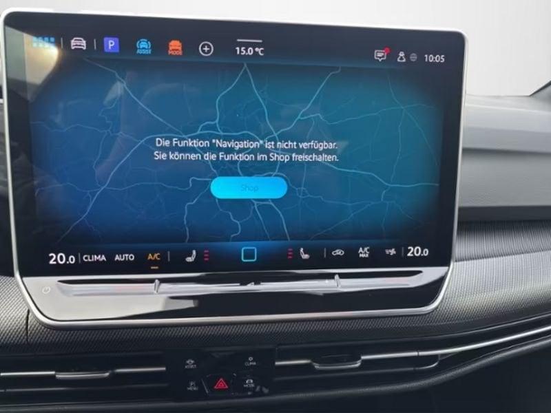 Volkswagen Golf 1.5 eTSI ACT 110kW R-Line DSG CAMERA 360° LED IQLIGHT ACC