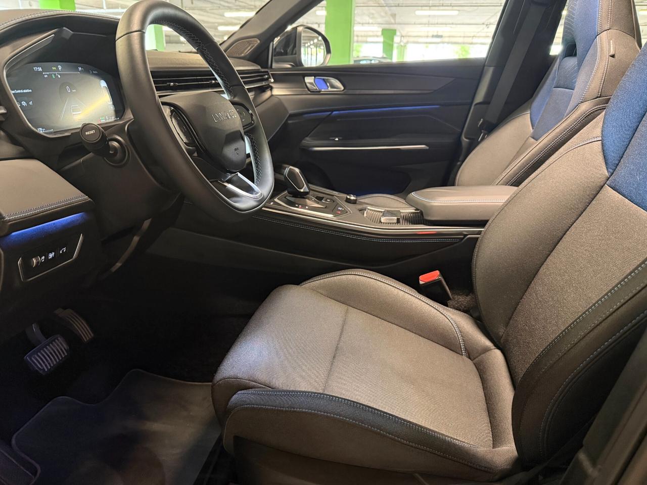 Lynk&co 01 PHEV More