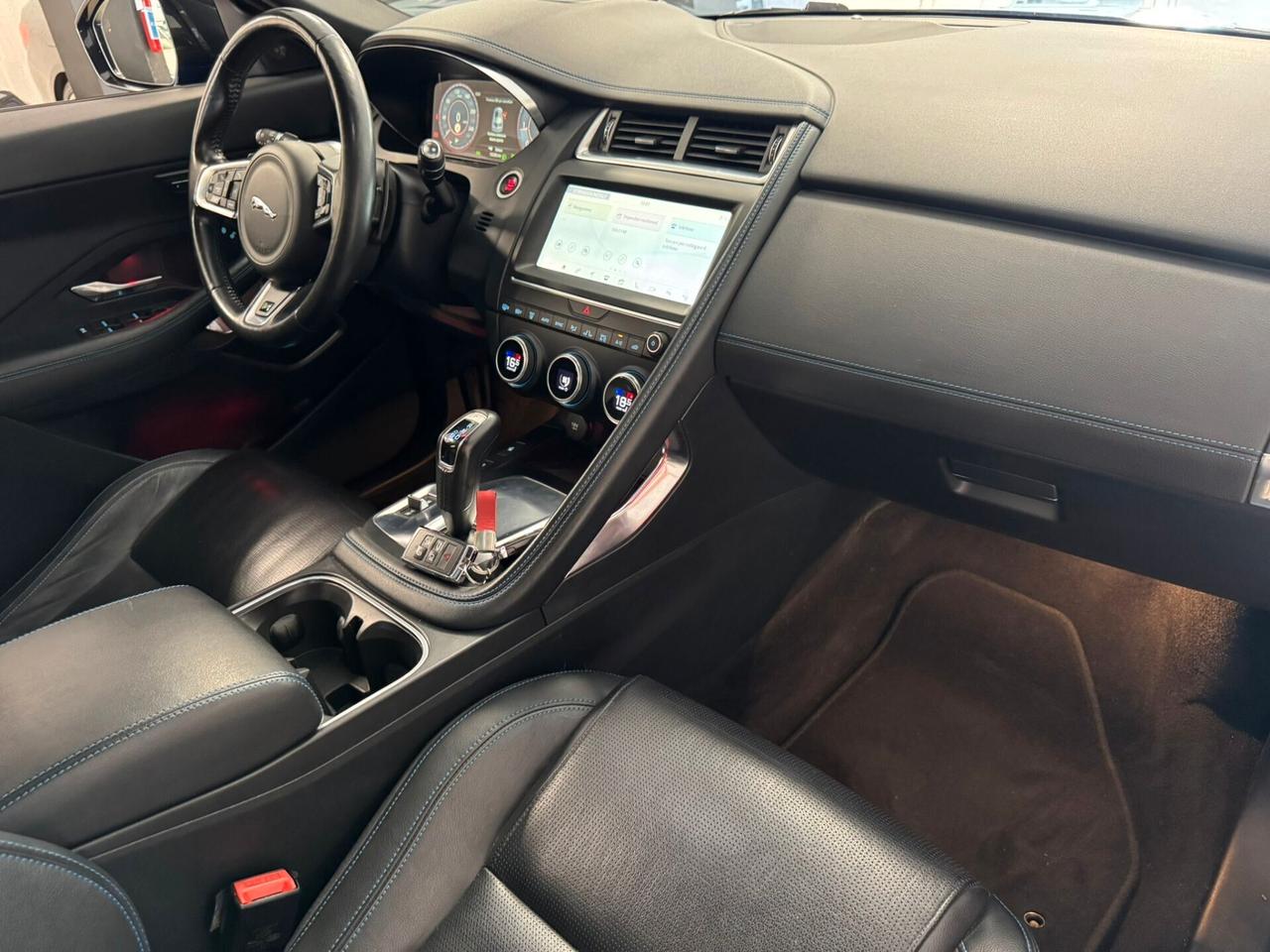 Jaguar E-Pace 2.0D 180 CV AWD R-Dynamic
