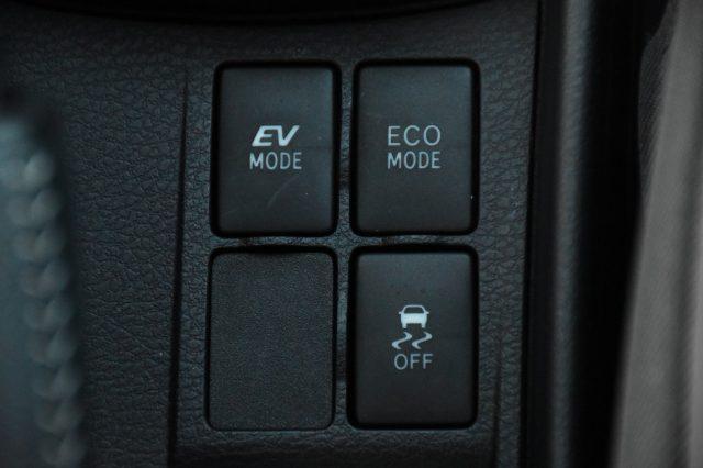 TOYOTA Yaris 1.5 Hybrid 5 porte Business